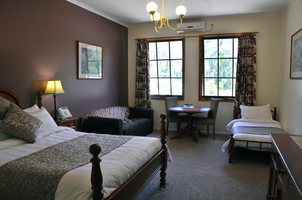 Black Spur Inn Narbethong Room photo